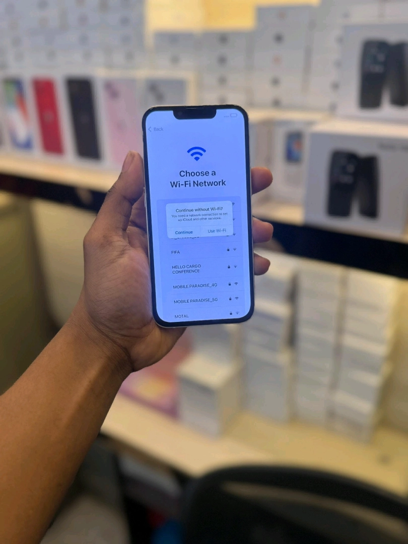 Apple iPhone 13 128GB na Vifaa Vyake