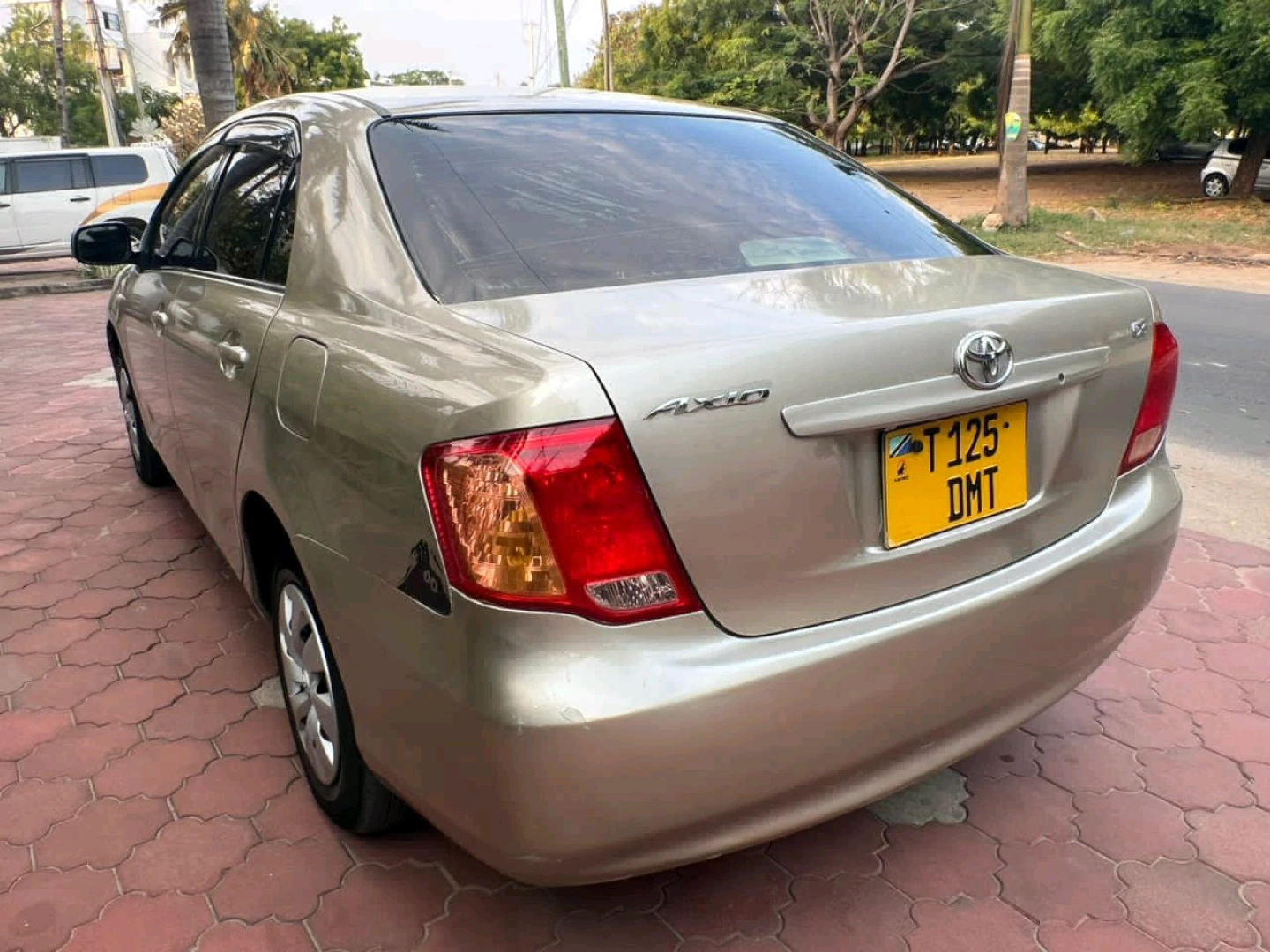 Toyota Axio Sedan 2007 for Sale thumbnail 4
