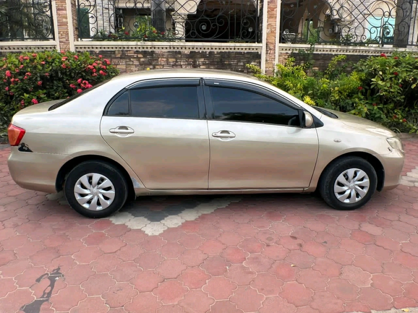 Toyota Axio Sedan 2007 for Sale thumbnail 6