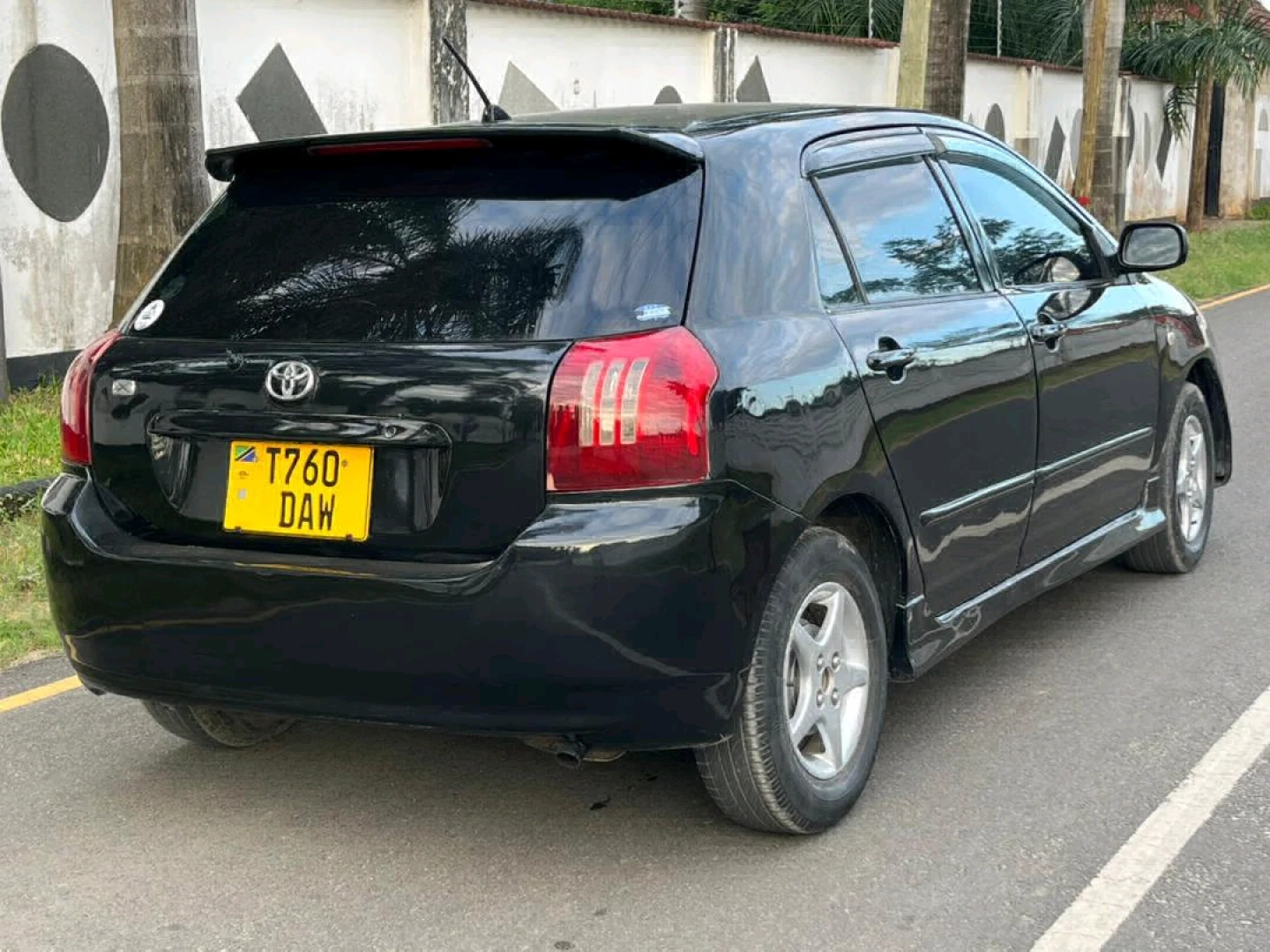 Toyota Runx Sedan Inauzwa thumbnail 4