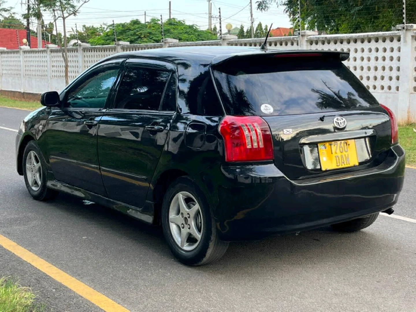 Toyota Runx Sedan Inauzwa thumbnail 5