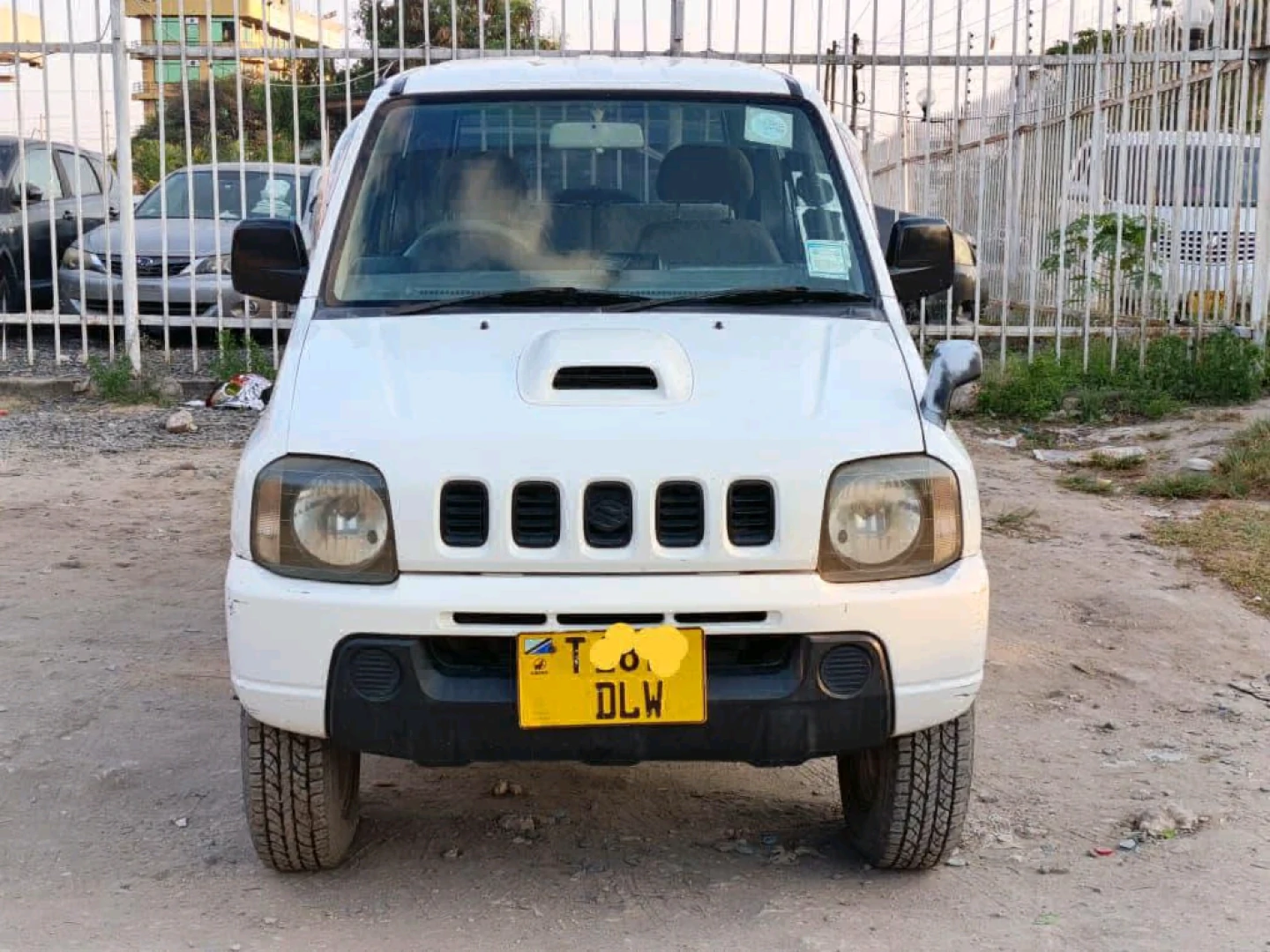 White Suzuki Jimny Compact SUV Automatic 690cc thumbnail 6