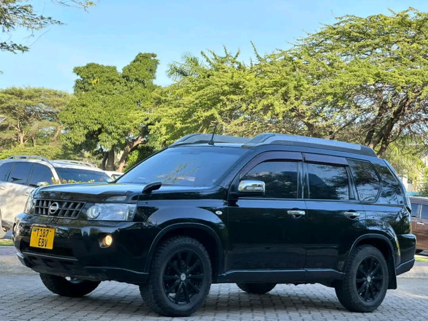 Black 2010 Nissan X-Trail SUV T187 EBV for Sale thumbnail 3