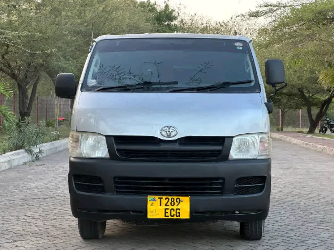 Toyota Hiace Van 2006 (Silver)