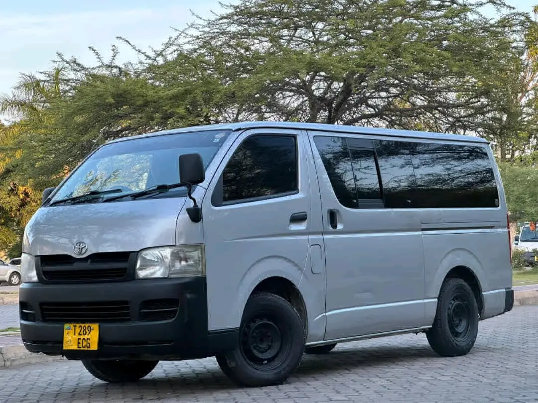 Toyota Hiace Van 2006 (Silver) thumbnail 3