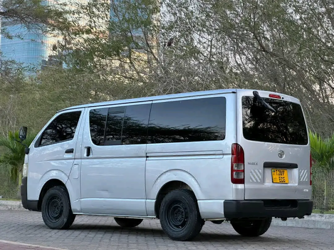 Toyota Hiace Van 2006 (Silver) thumbnail 4