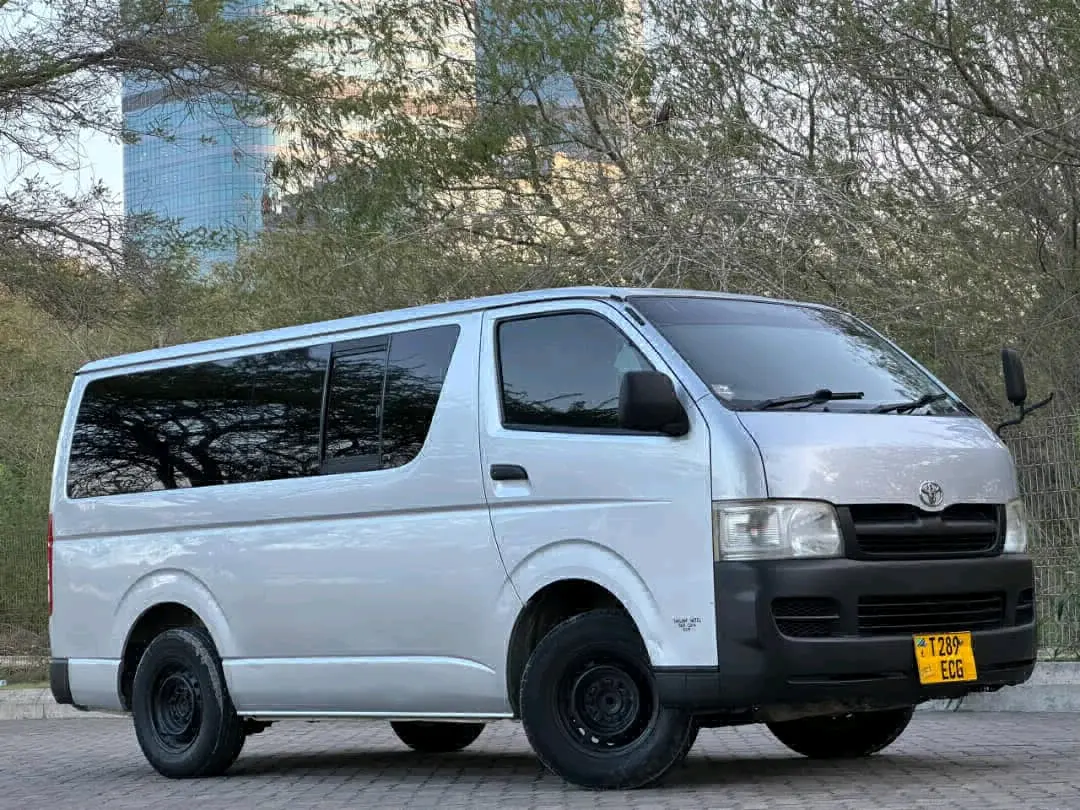 Toyota Hiace Van 2006 (Silver) thumbnail 5
