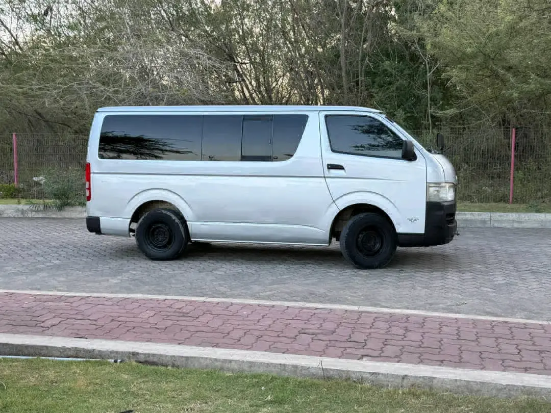 Toyota Hiace Van 2006 (Silver) thumbnail 6