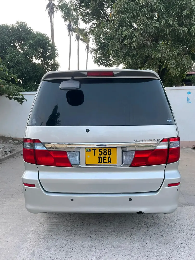 Toyota Alphard 2004, Silver Minivan thumbnail 5
