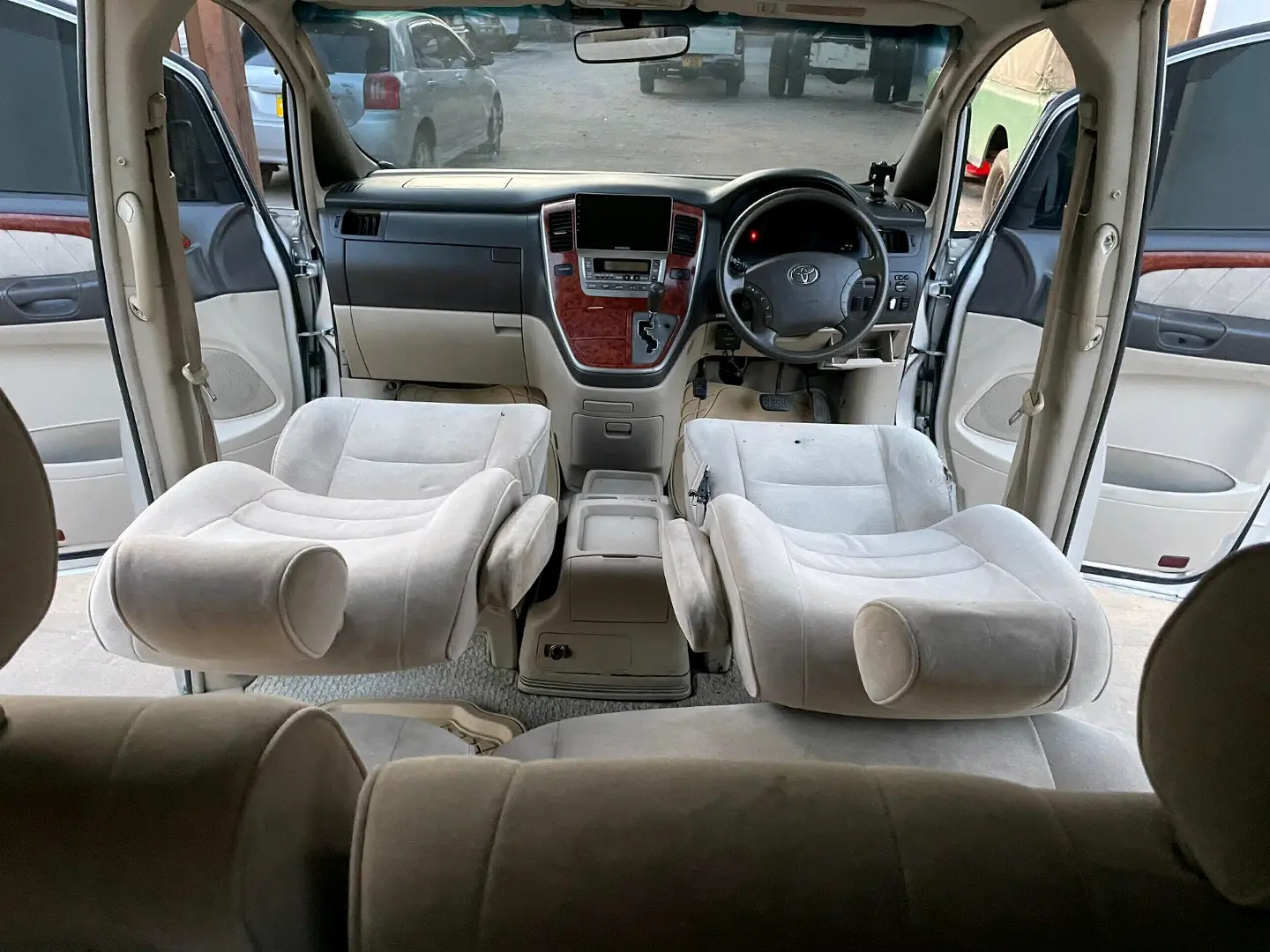 Toyota Alphard 2004, Silver Minivan thumbnail 7