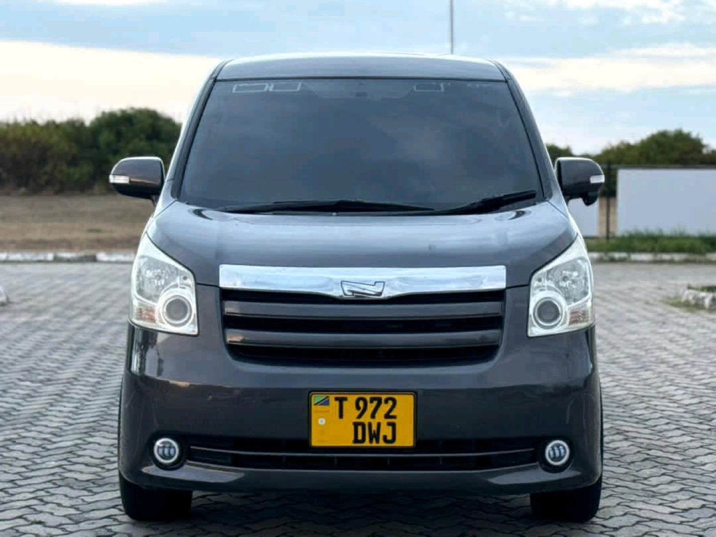 Toyota Noah New Model DWJ 2008
