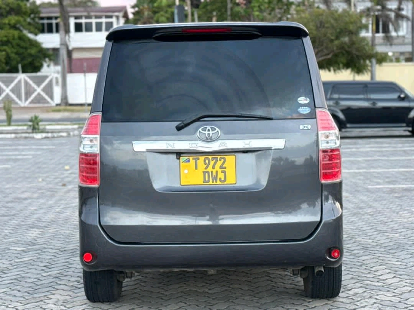 Toyota Noah New Model DWJ 2008 thumbnail 2