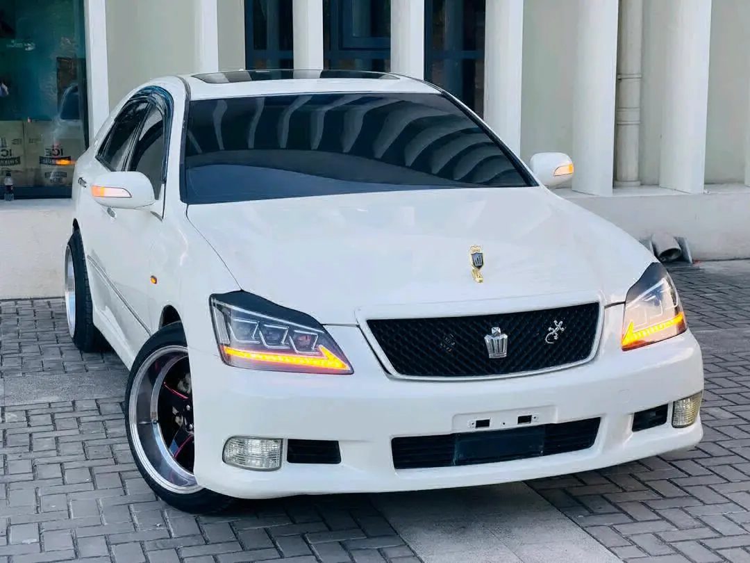 Toyota Crown 2007, White, Low Mileage thumbnail 3