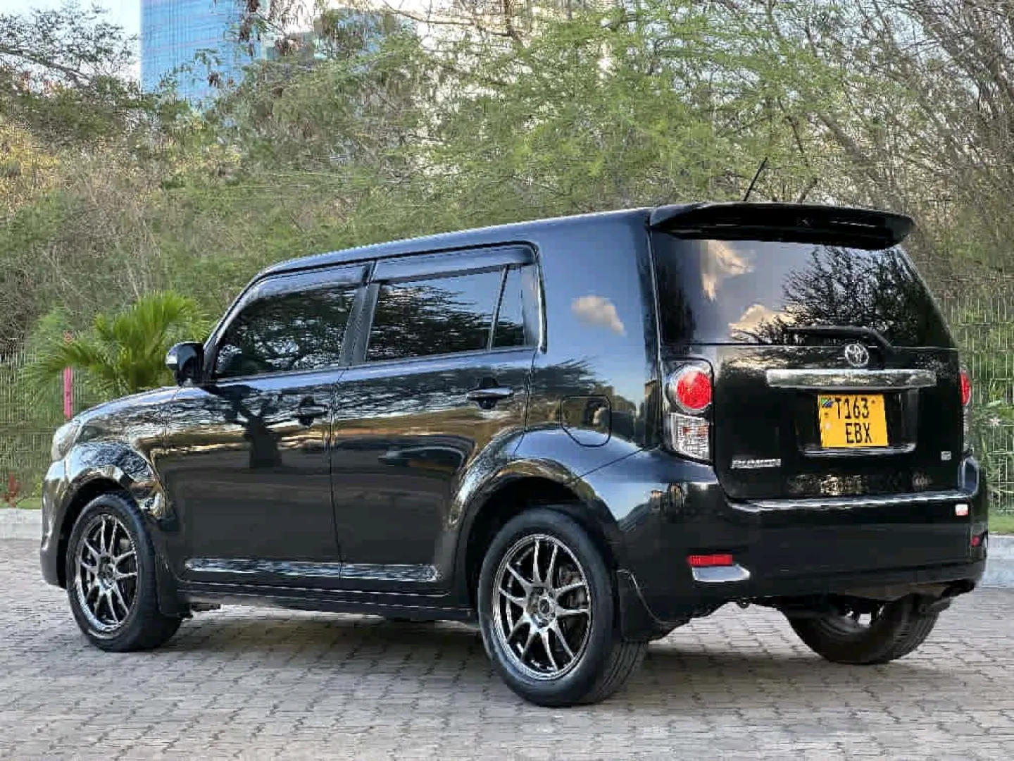 Toyota Rumion 2009, 1490cc, Low Mileage thumbnail 3