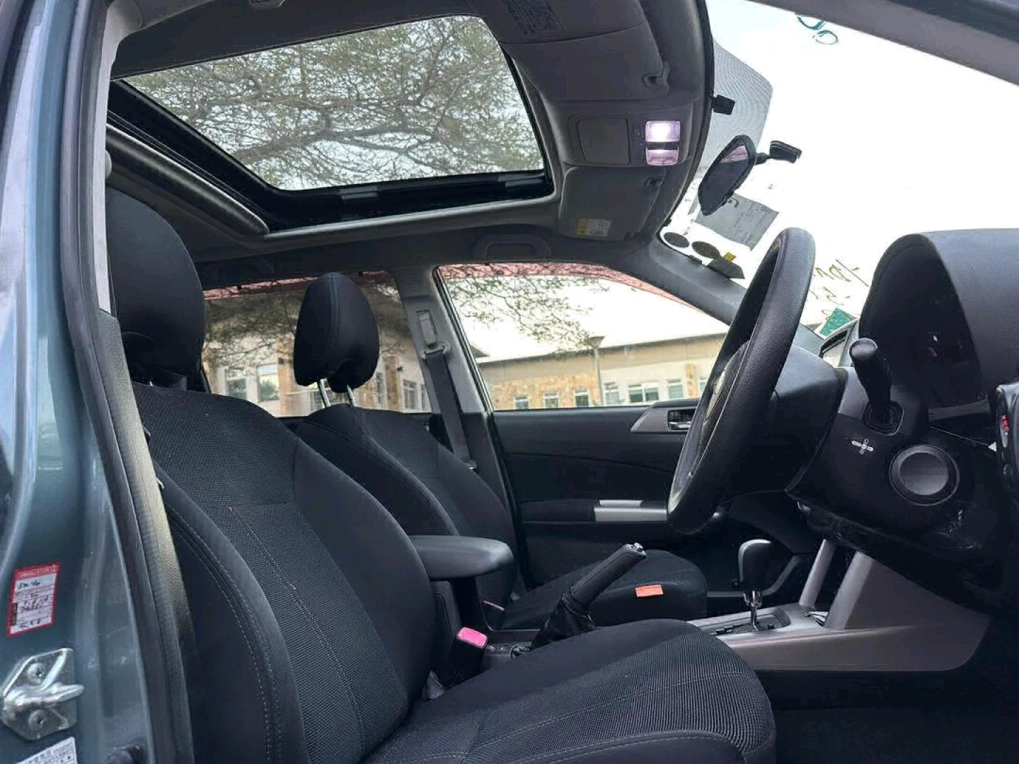 Subaru Forester Open Roof 2010 for Sale thumbnail 6