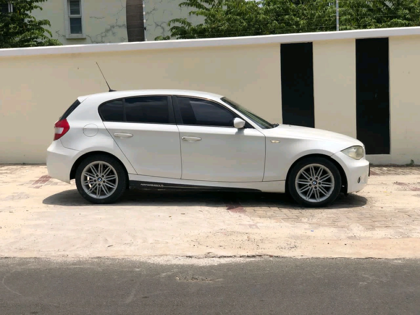 BMW 1 Series Hatchback 2006 Low Mileage