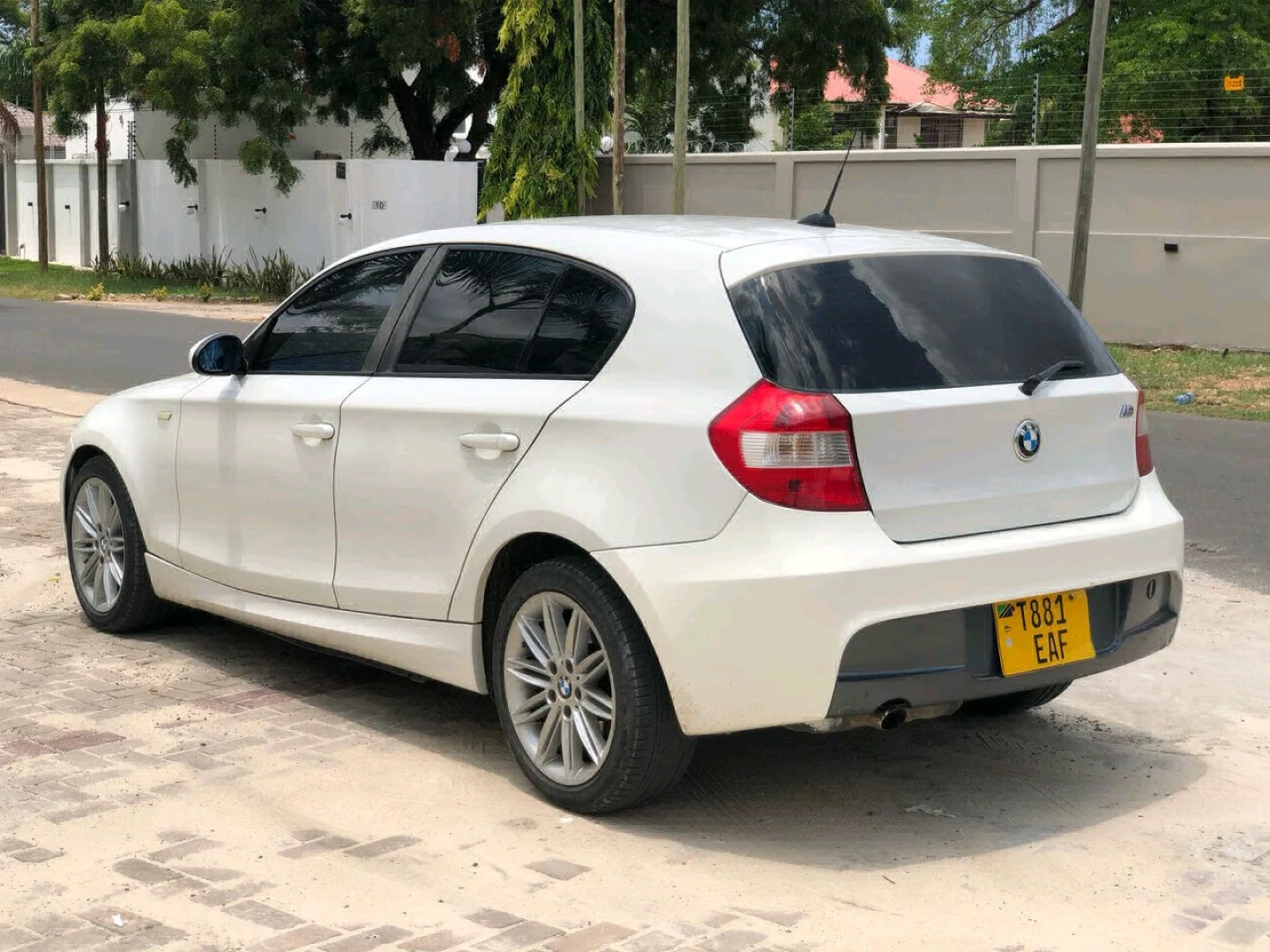 BMW 1 Series Hatchback 2006 Low Mileage thumbnail 9
