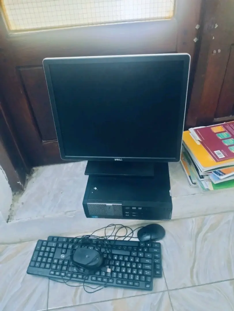 Dell Desktop Computer Setup (i5, 12 Core) thumbnail 3
