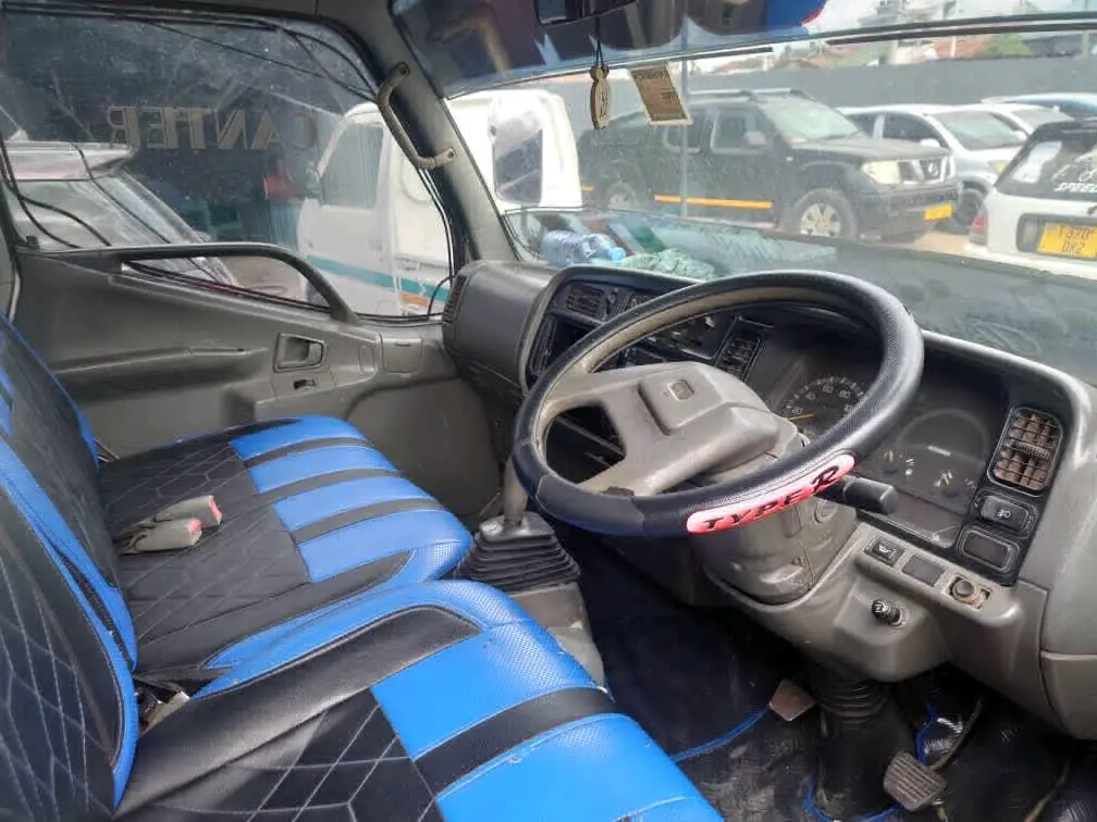 Mitsubishi Canter Truck thumbnail 3