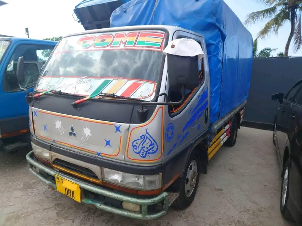 Mitsubishi Canter Truck thumbnail 9