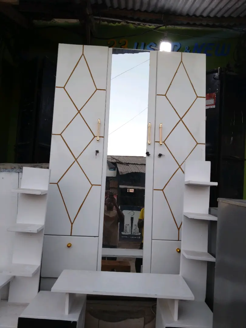 3-Door Wardrobe with Mirror & Side Shelving thumbnail 2