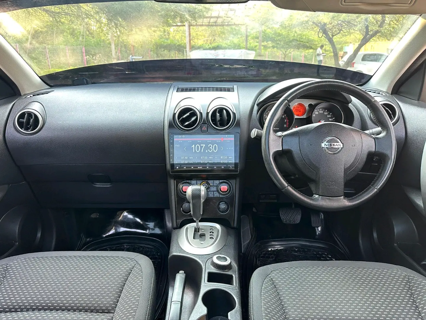 Nissan Dualis (Qashqai) 2010 Silver - 1990cc thumbnail 5