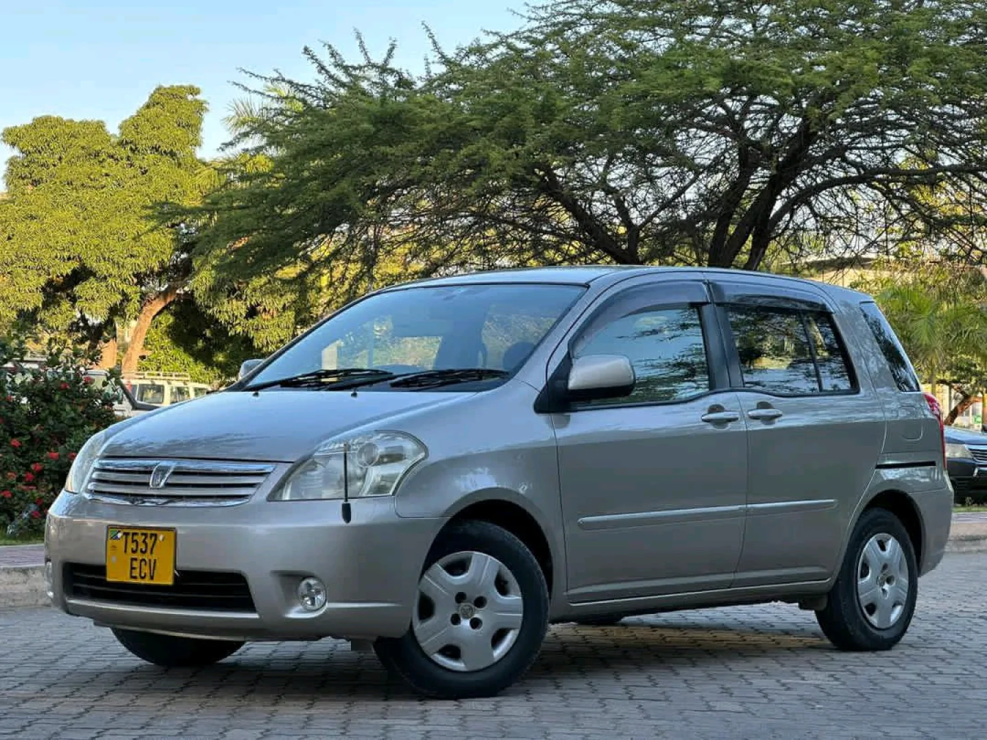 Toyota Raum 2004 Automatic (Reg No. ECV) thumbnail 2