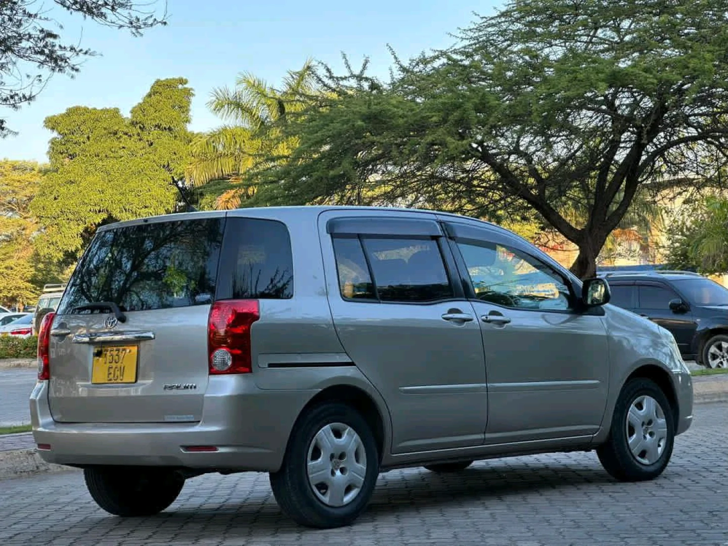 Toyota Raum 2004 Automatic (Reg No. ECV) thumbnail 4