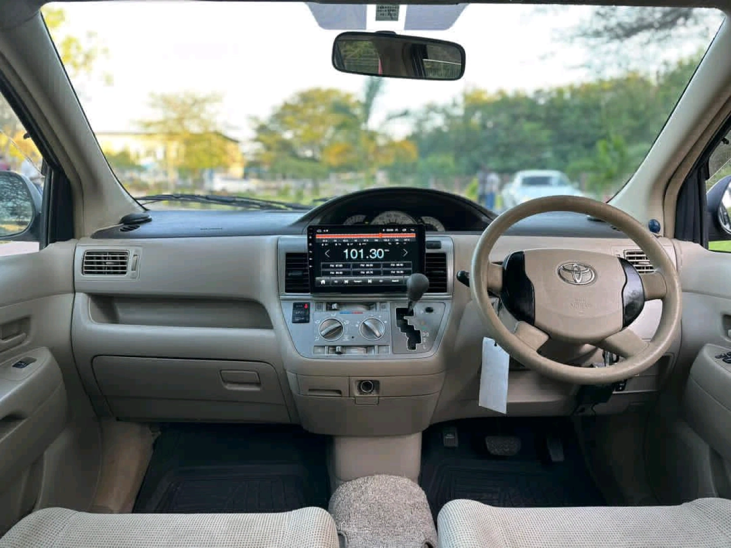 Toyota Raum 2004 Automatic (Reg No. ECV) thumbnail 8