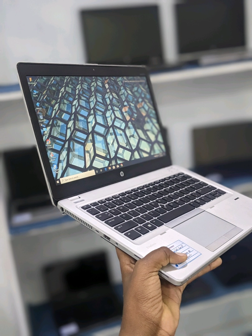 HP EliteBook Folio Laptop Core i7 8GB RAM 500GB HDD thumbnail 2