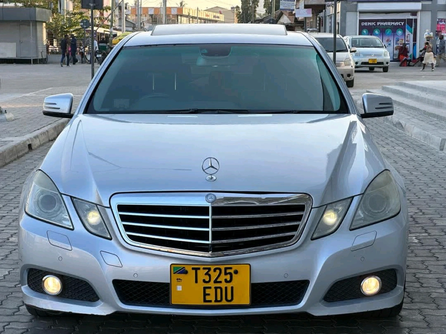 Mercedes-Benz E-Class Sedan 2010 Open Roof