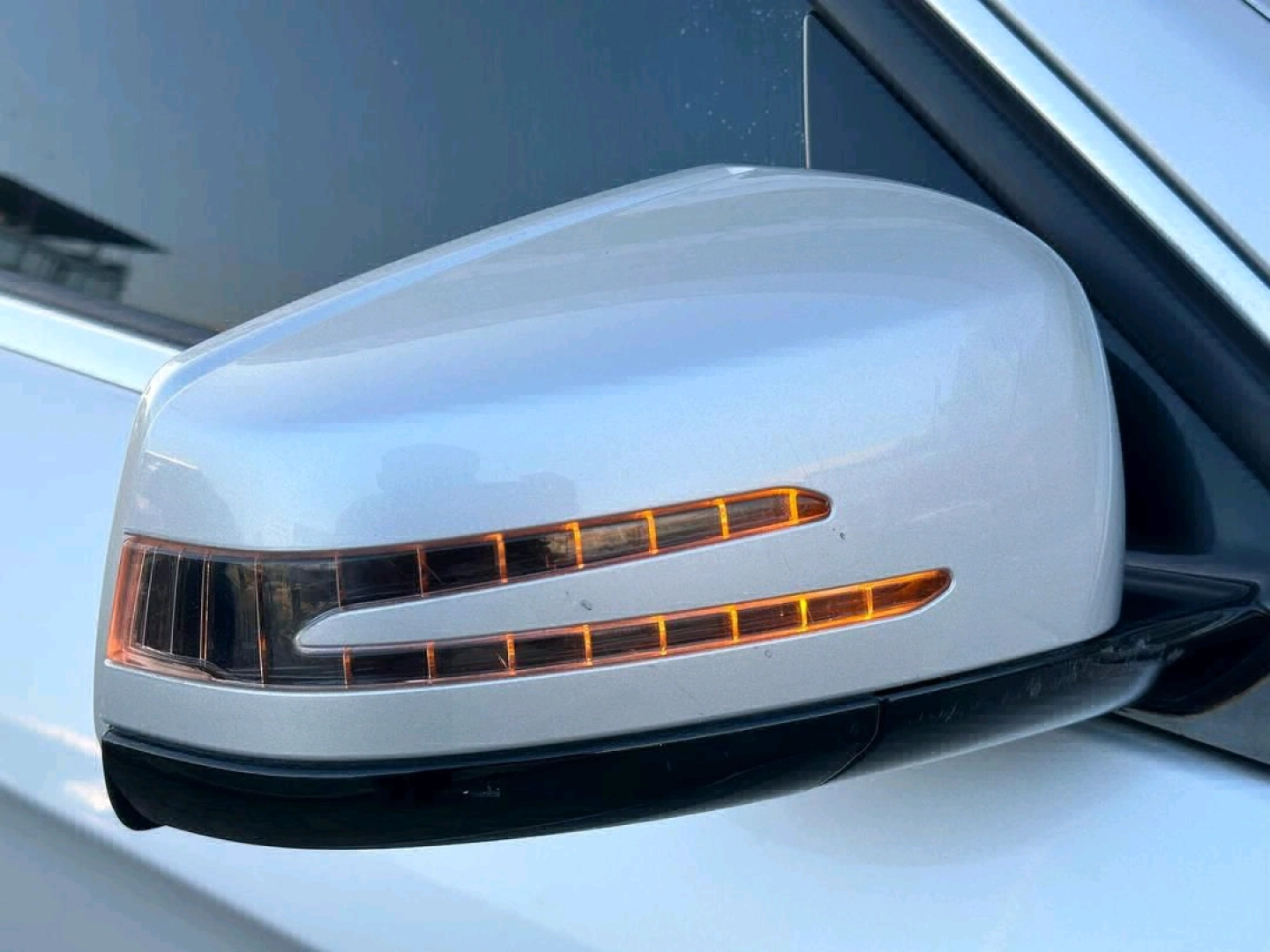Mercedes-Benz E-Class Sedan 2010 Open Roof thumbnail 4