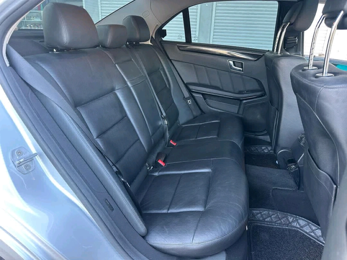 Mercedes-Benz E-Class Sedan 2010 Open Roof thumbnail 8