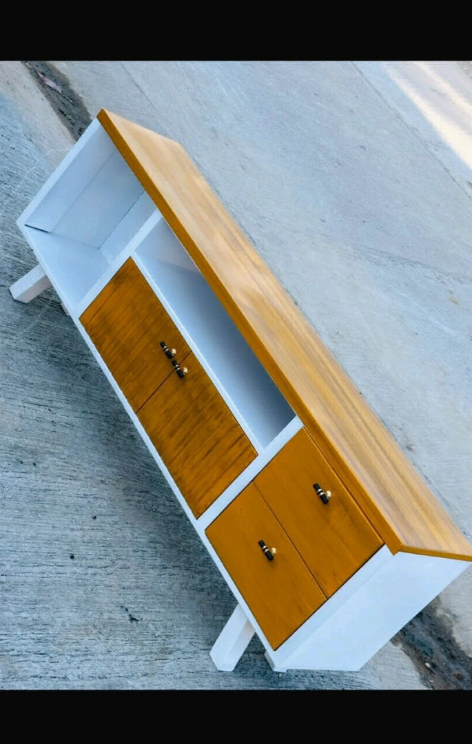 Imara TV Showcase/Stand