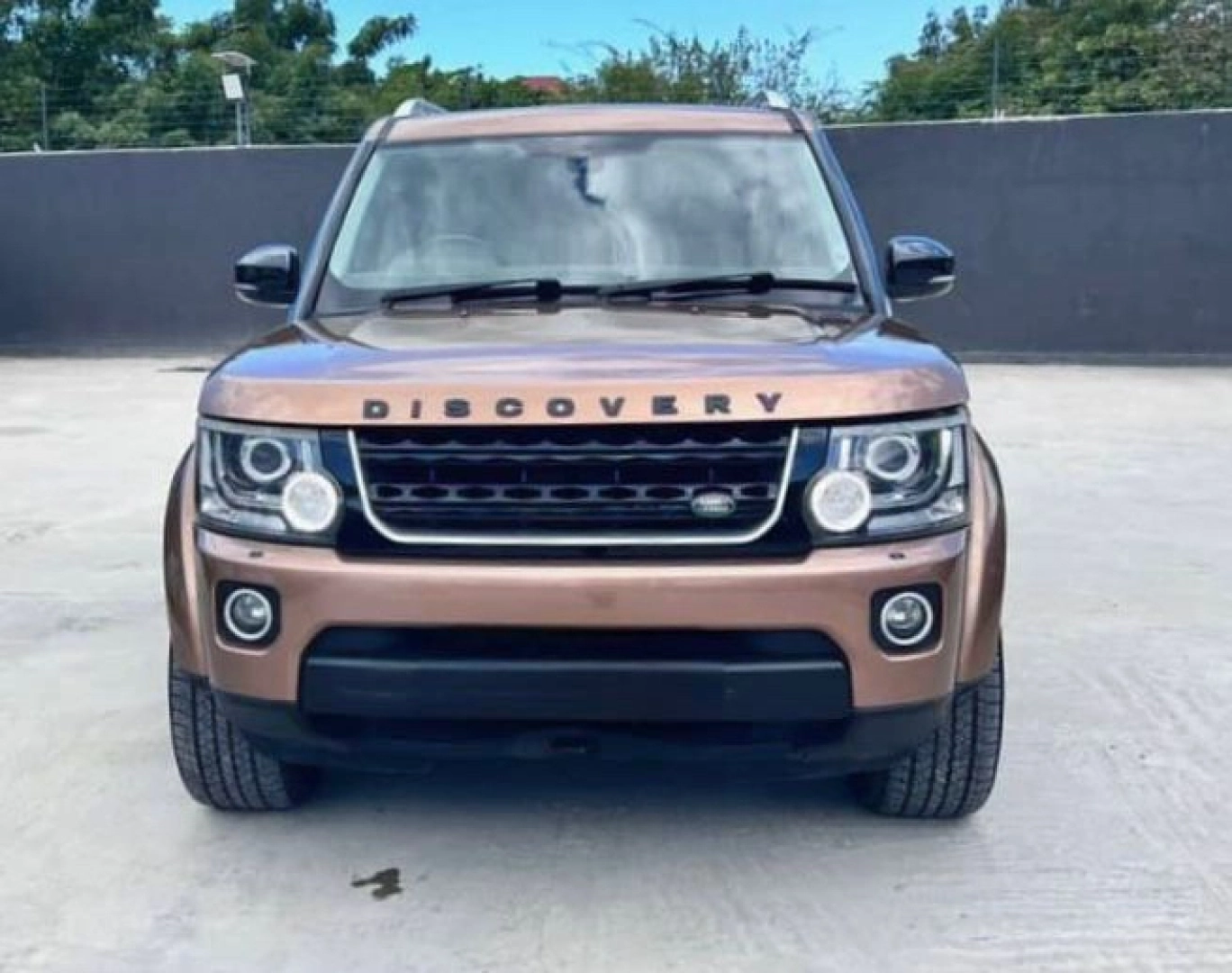 2016 Land Rover Discovery 4 HSE SUV thumbnail 4