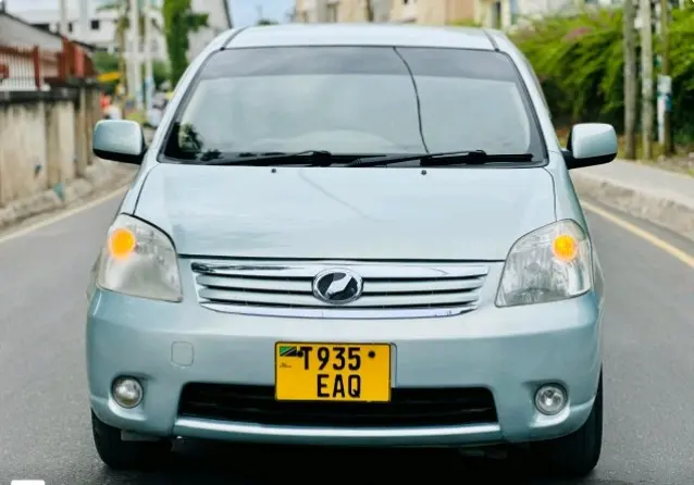 Toyota Ractis - Namba E