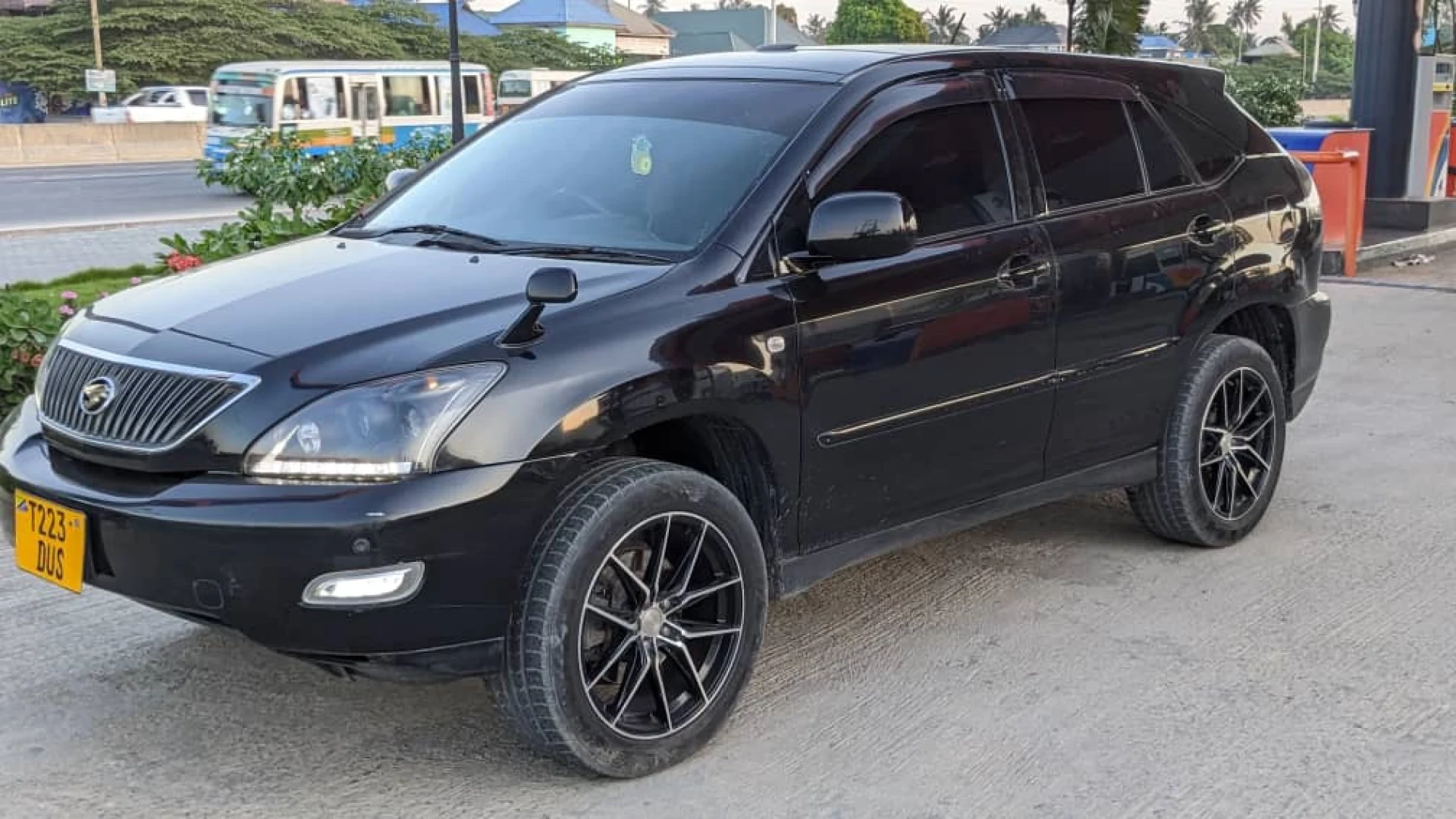Toyota Harrier New Model DUS 2003 thumbnail 3