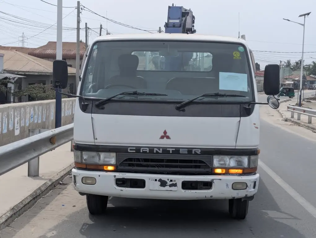 Mitsubishi Canter Crane Truck - 4D33