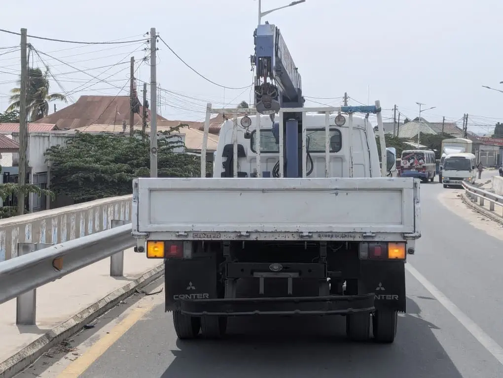Mitsubishi Canter Crane Truck - 4D33 thumbnail 2