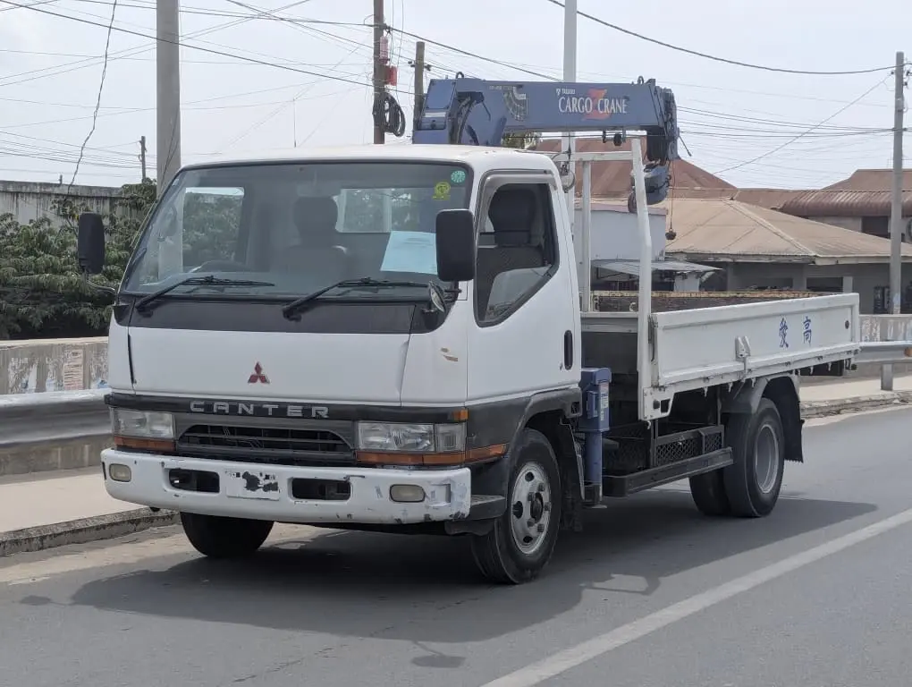 Mitsubishi Canter Crane Truck - 4D33 thumbnail 3