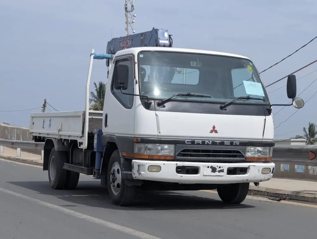 Mitsubishi Canter Crane Truck - 4D33 thumbnail 5
