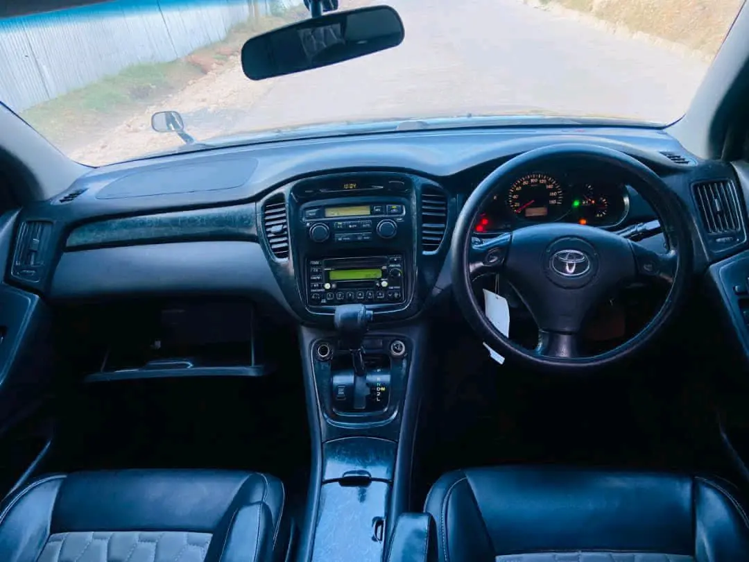 Toyota Kluger SUV for Sale thumbnail 6