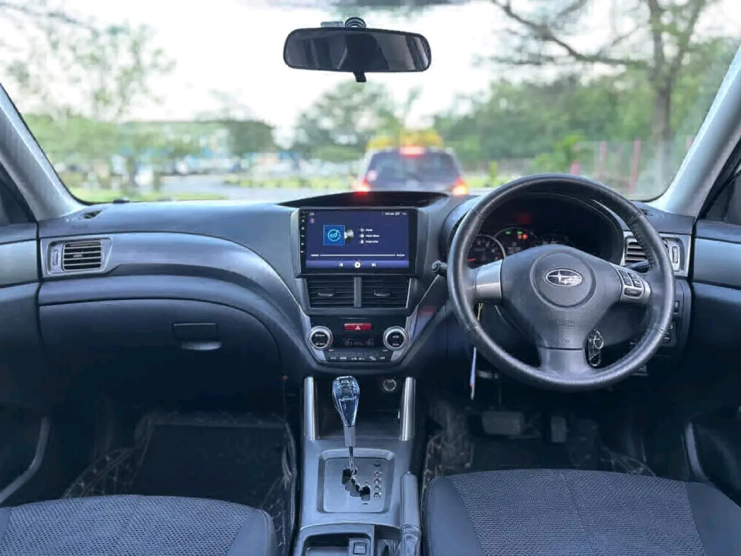 2011 Subaru Forester, White, 85,000 KM thumbnail 6