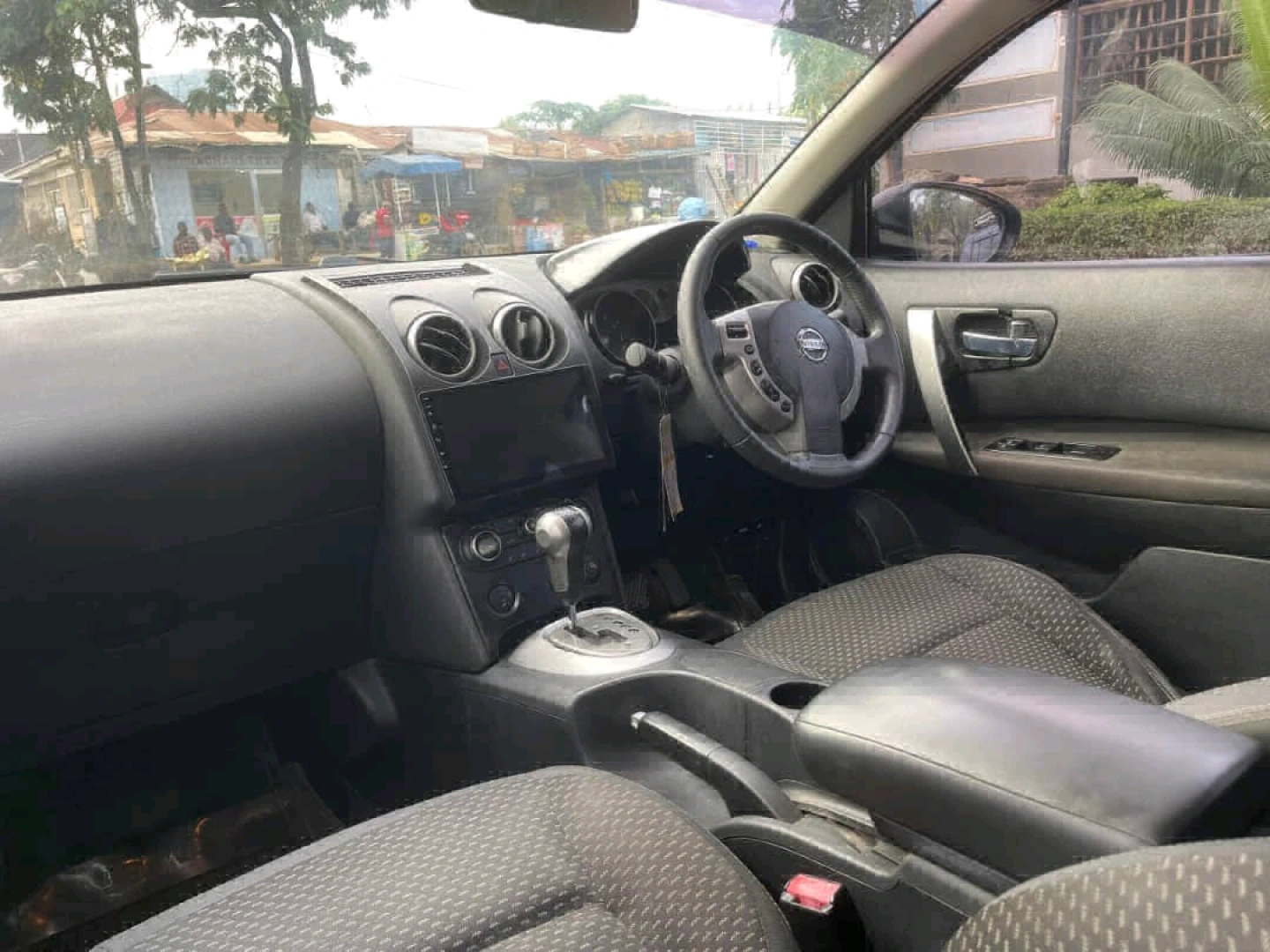 Black Nissan Dualis SUV for Sale thumbnail 2