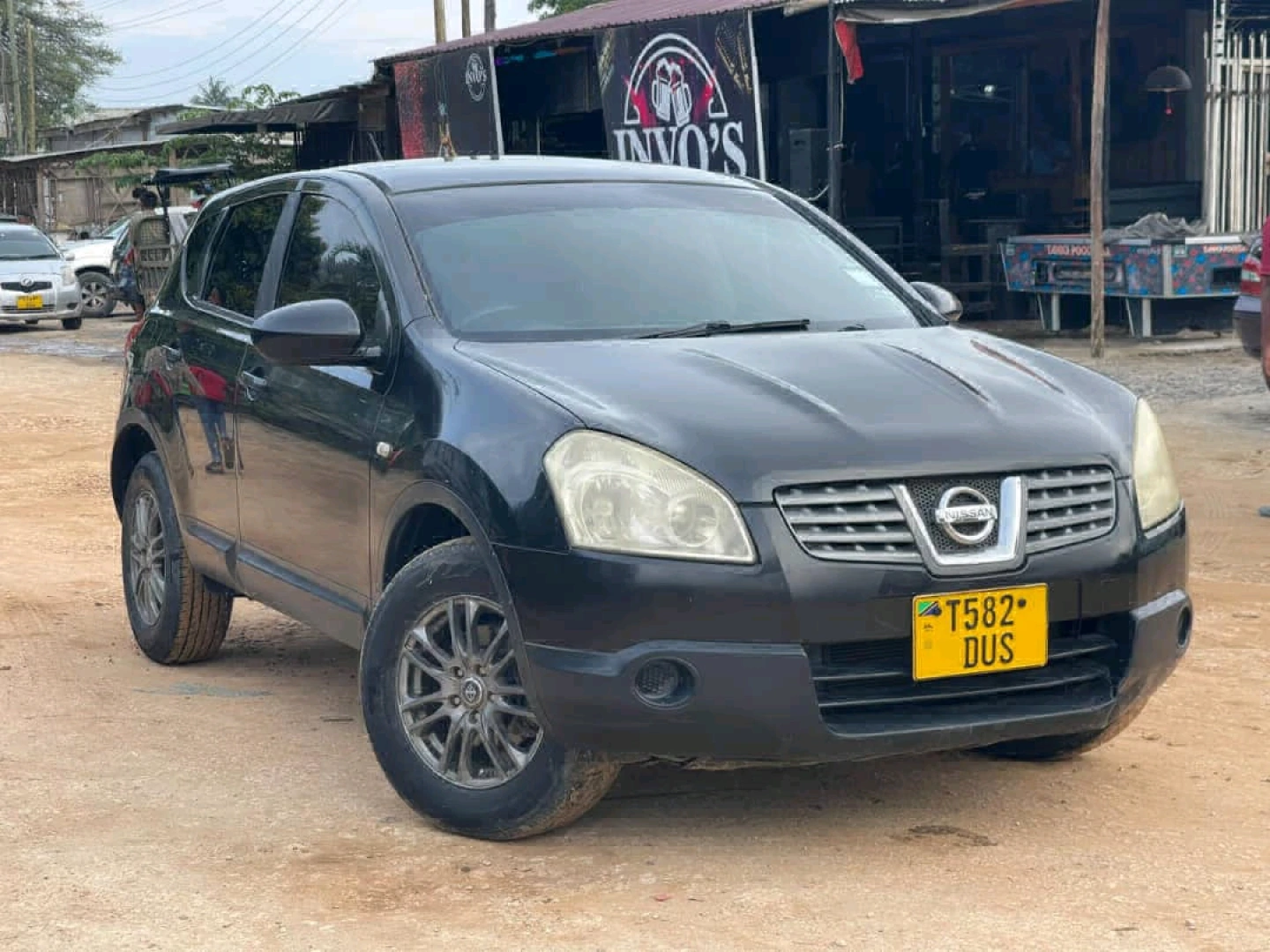 Black Nissan Dualis SUV for Sale thumbnail 4