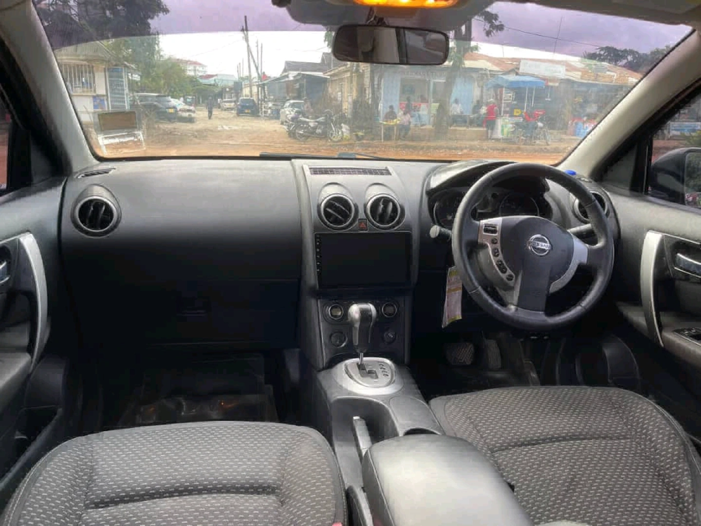 Black Nissan Dualis SUV for Sale thumbnail 5