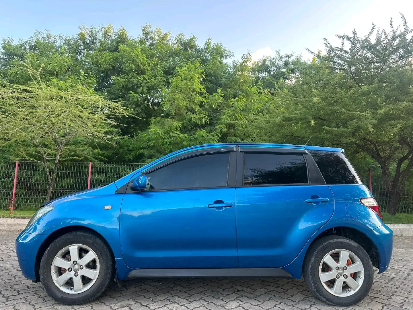 Toyota Ist 2005 Blue 1490cc for Sale thumbnail 4