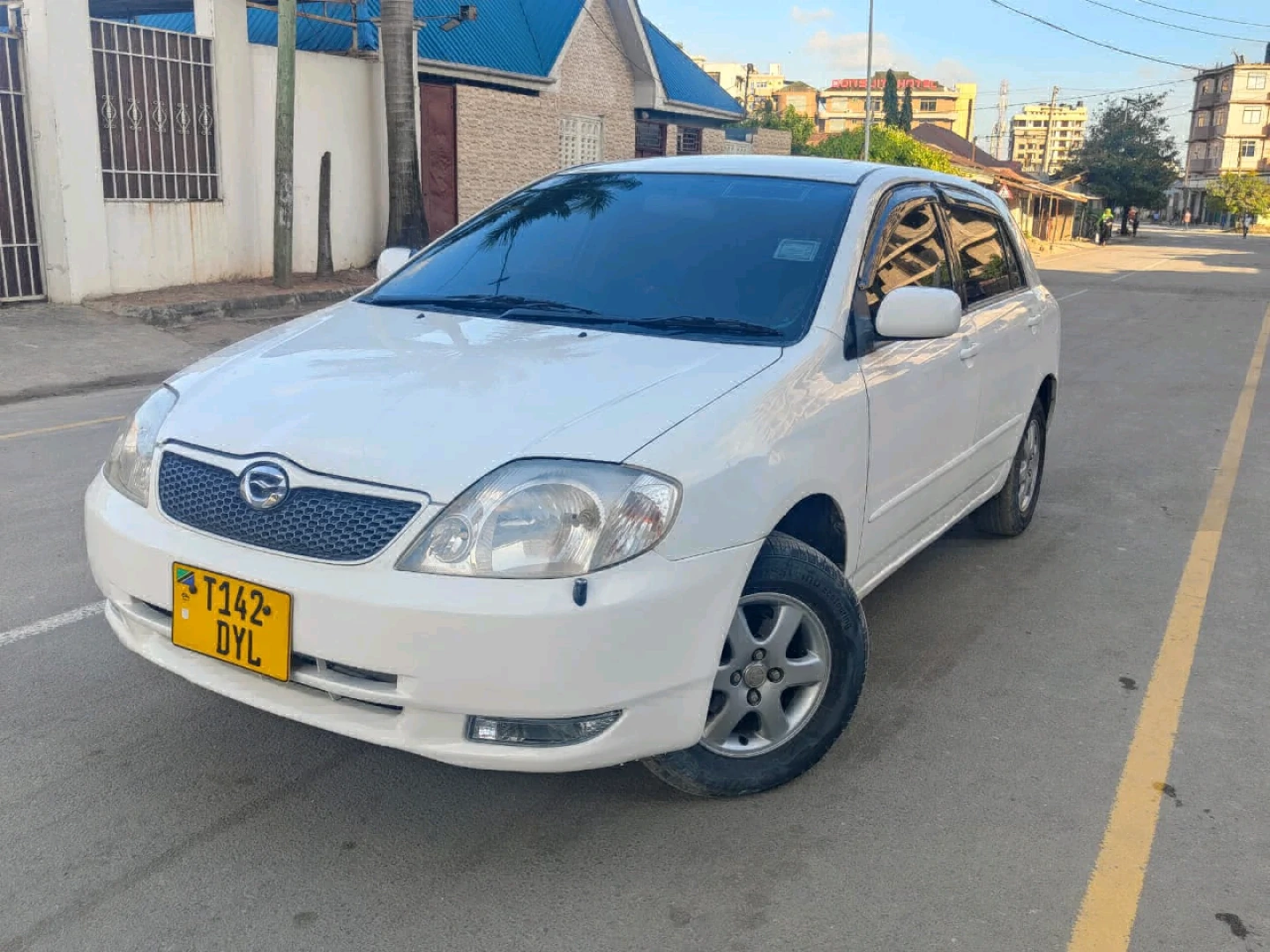 Toyota RunX 2003 White 1490 CC Inauzwa thumbnail 2