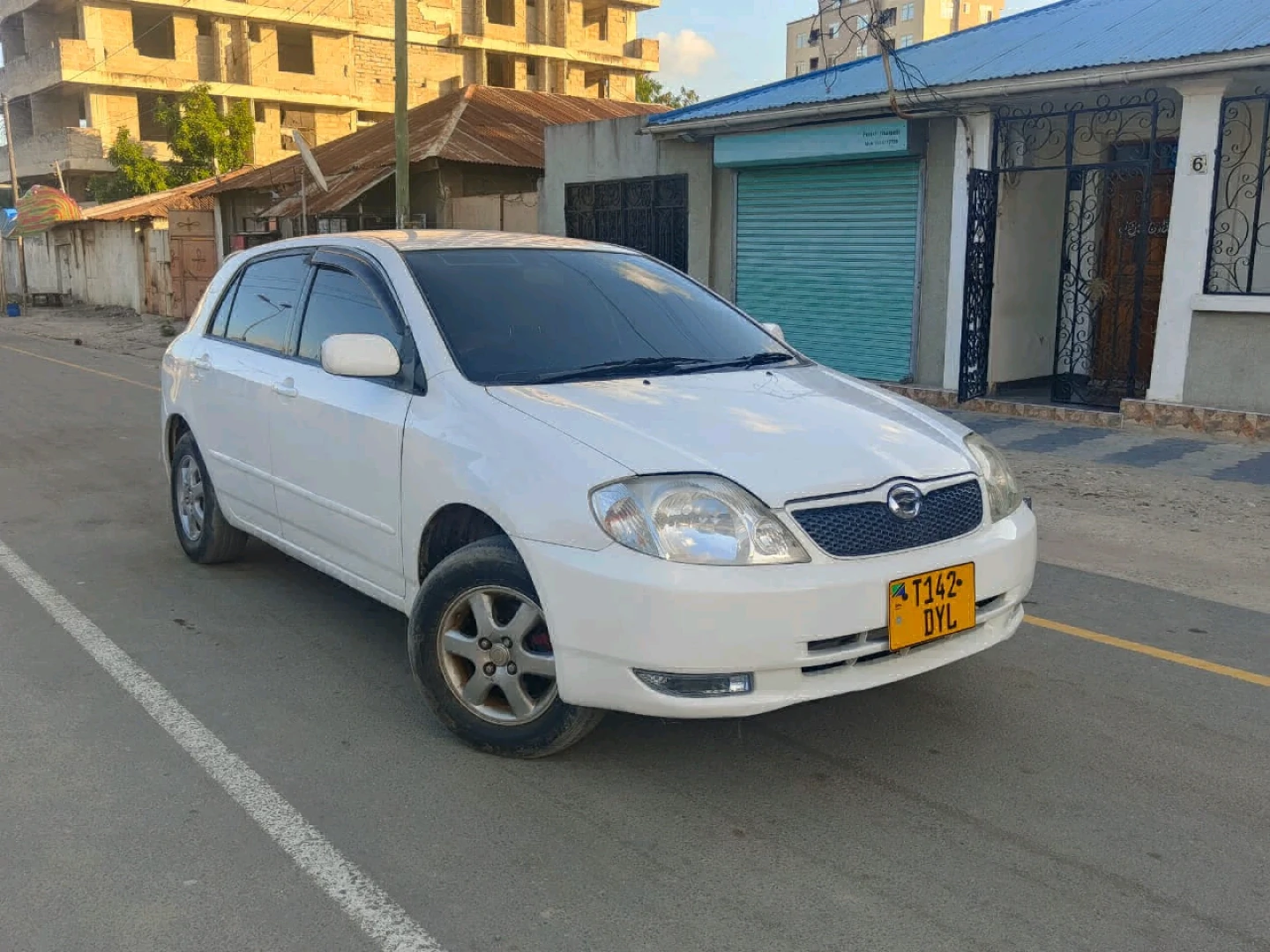 Toyota RunX 2003 White 1490 CC Inauzwa thumbnail 3