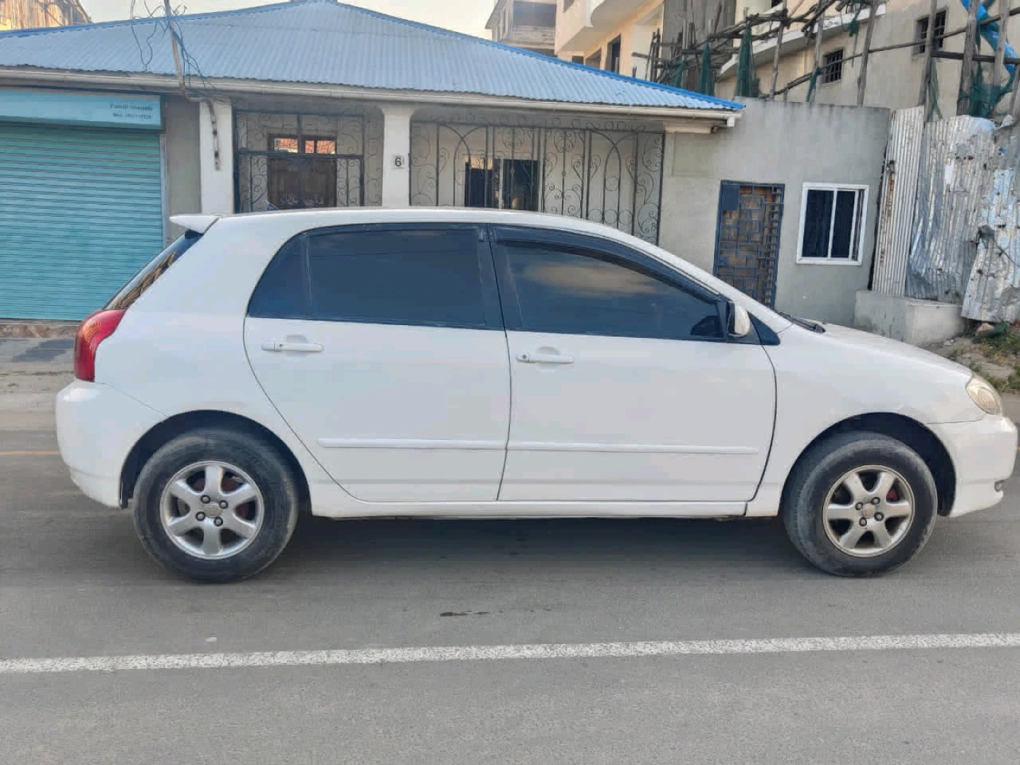 Toyota RunX 2003 White 1490 CC Inauzwa thumbnail 4